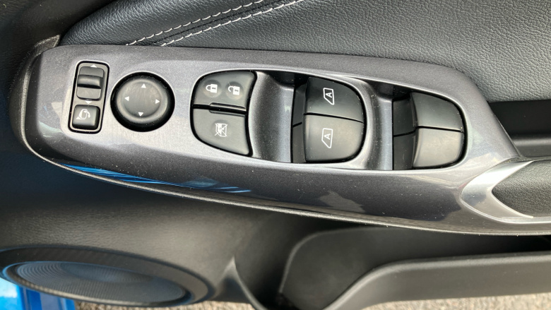 Nissan Juke 1.0 DiG-T N-Connecta 5dr DCT Petrol Hatchback